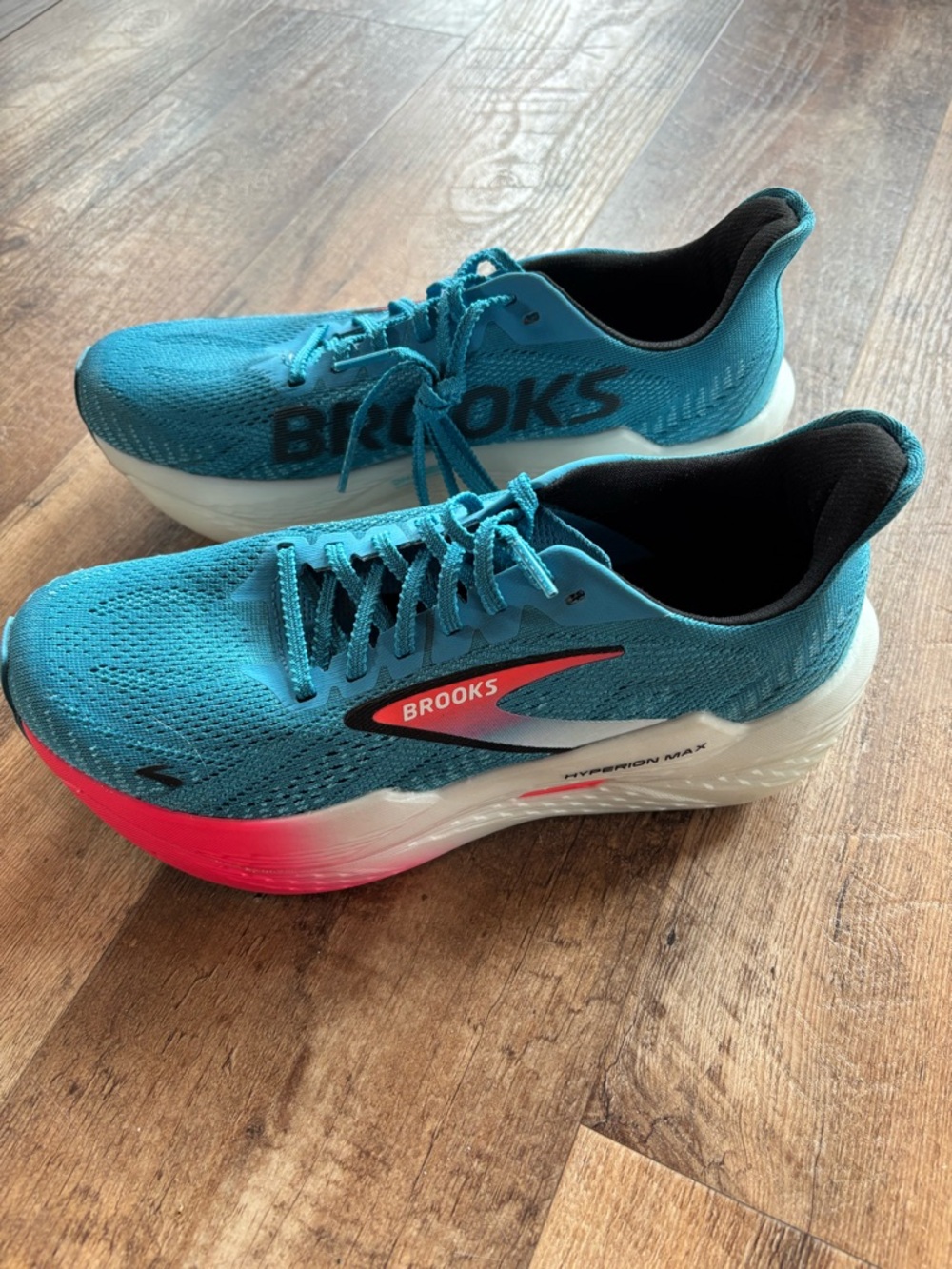Brooks Hyperion Max 2